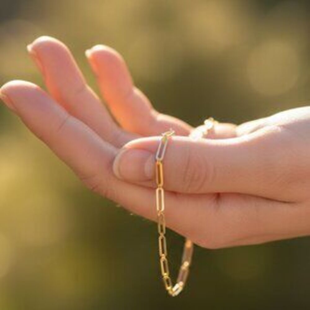 "Elegant & Trendy Bracelet, A Perfect Gift for Women, Thoughtful, EVCH1533